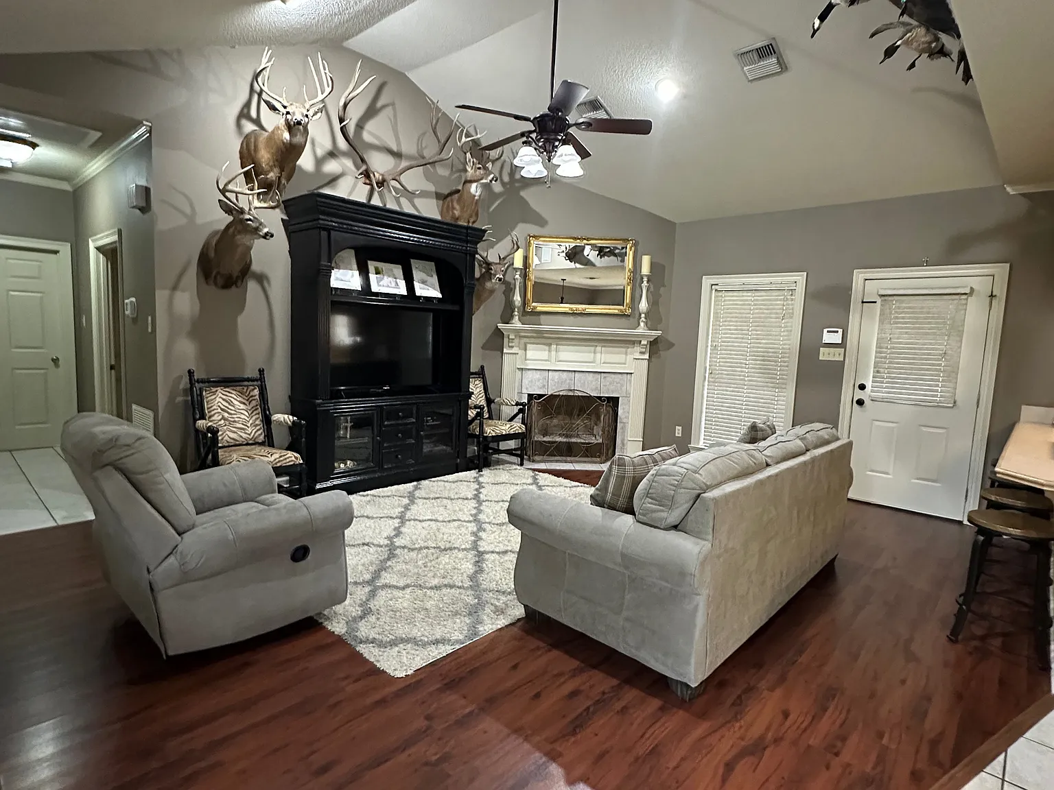 3 bed, 1700 sqft, $1,800 — Photo 3