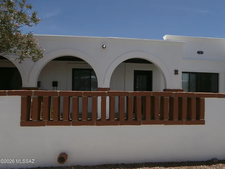 133 S Paseo Pena — Photo 3
