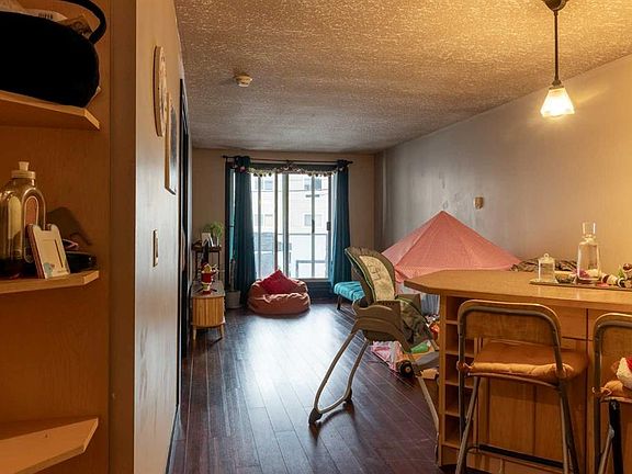 4th image of 717 SW 4a St NE #204