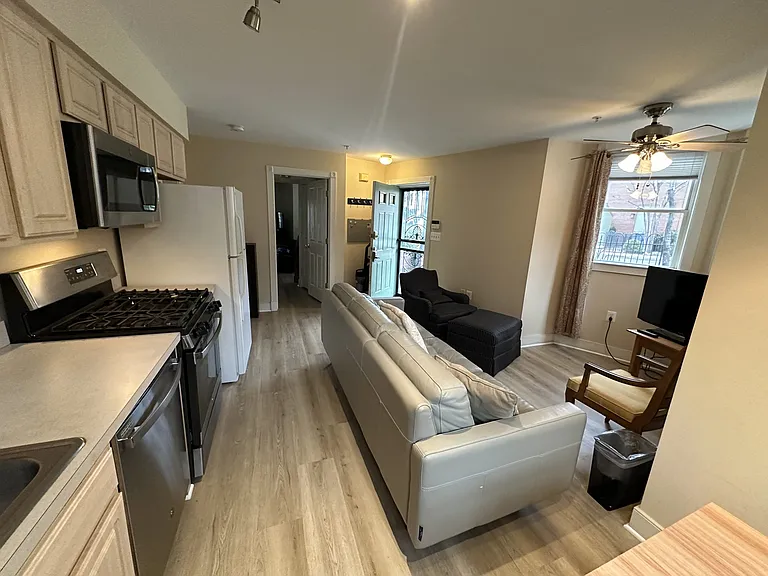 619 I St SE #1/2 — Photo 8