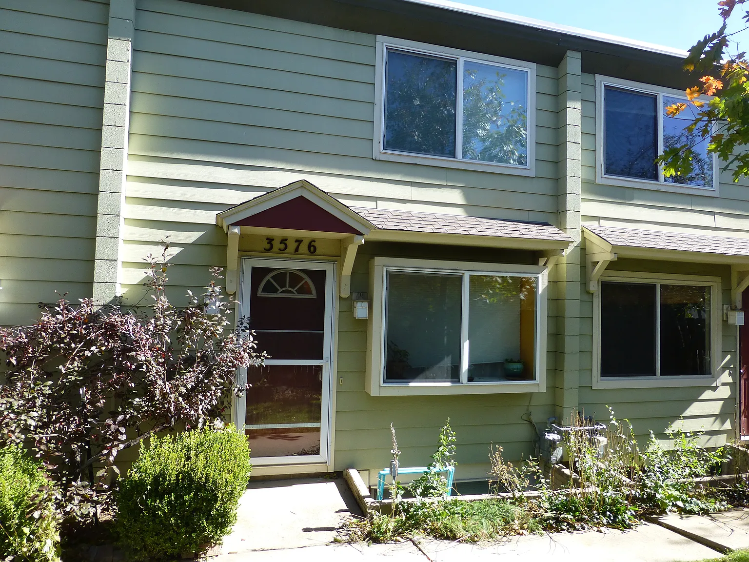 3 bed, 1360 sqft, $2,500 — Photo 1