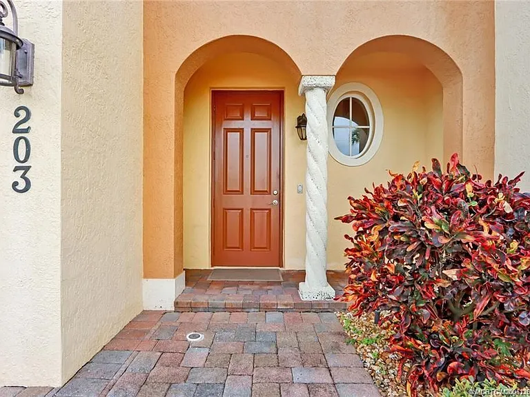203 Ocean Bay Dr — Photo 4