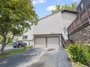 3S261 Briarwood Dr, Warrenville, IL