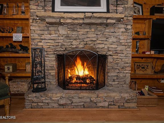 5th image of 407 Kurts Corner Rd