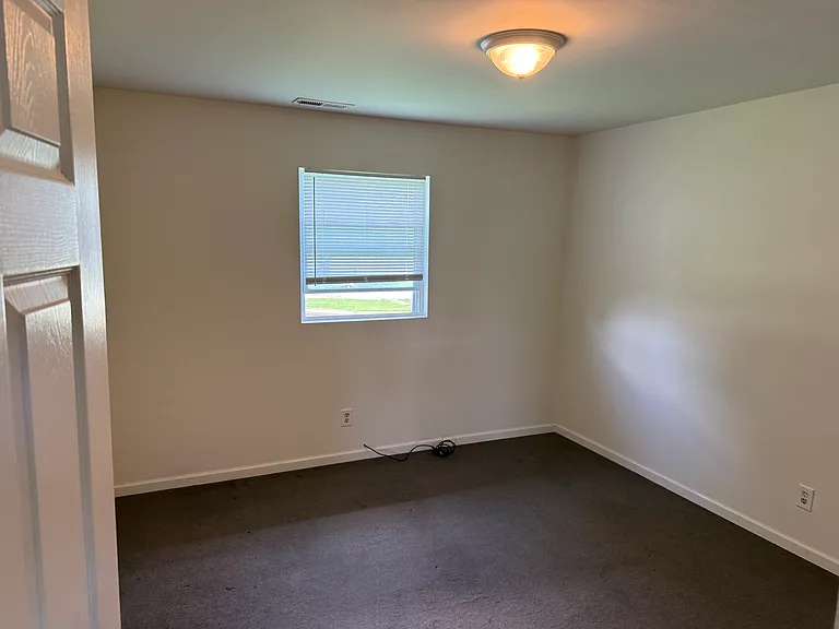 320 Summer St #4 — Photo 3