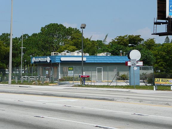 2nd image of 2431 W Sunrise Blvd