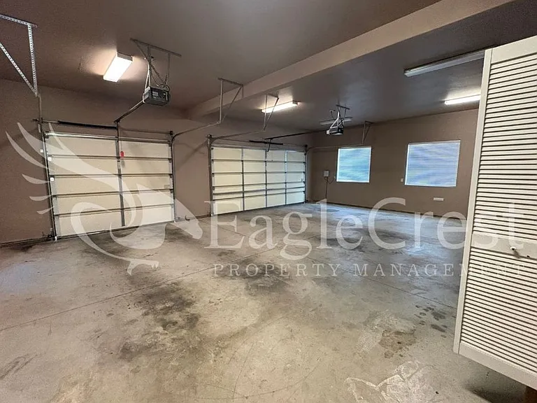 44 Vinehill Dr — Photo 56
