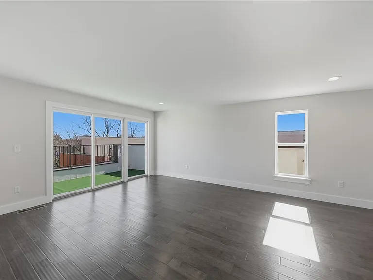 3912 Edwards Rd — Photo 53