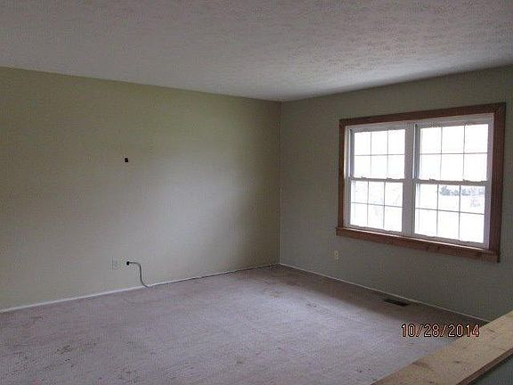 4th image of 6684 Pin Oak Dr