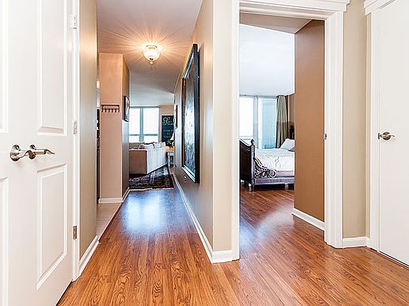 2nd image of 345 N La Salle Dr APT 1602