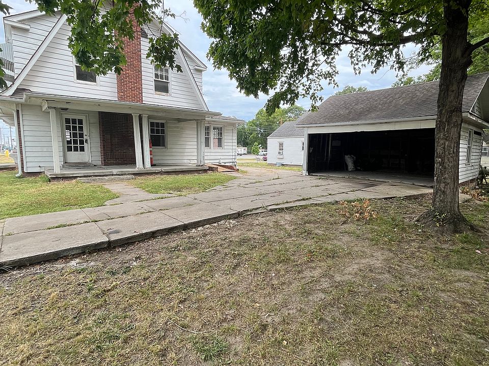 1st image of 209 N Maguire St