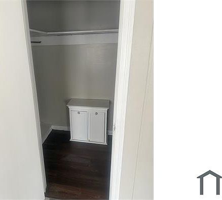 4th image of 263 Shady Cir