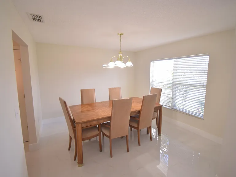 2198 SW Cameo Blvd — Photo 3
