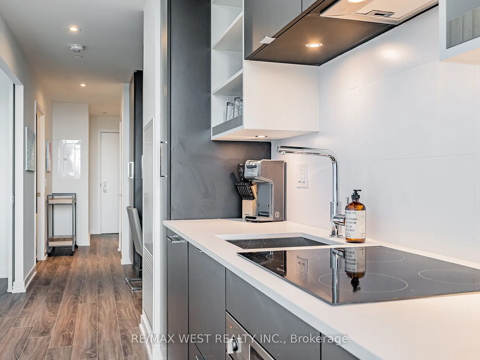 2 bed, $2,699 — Photo 4