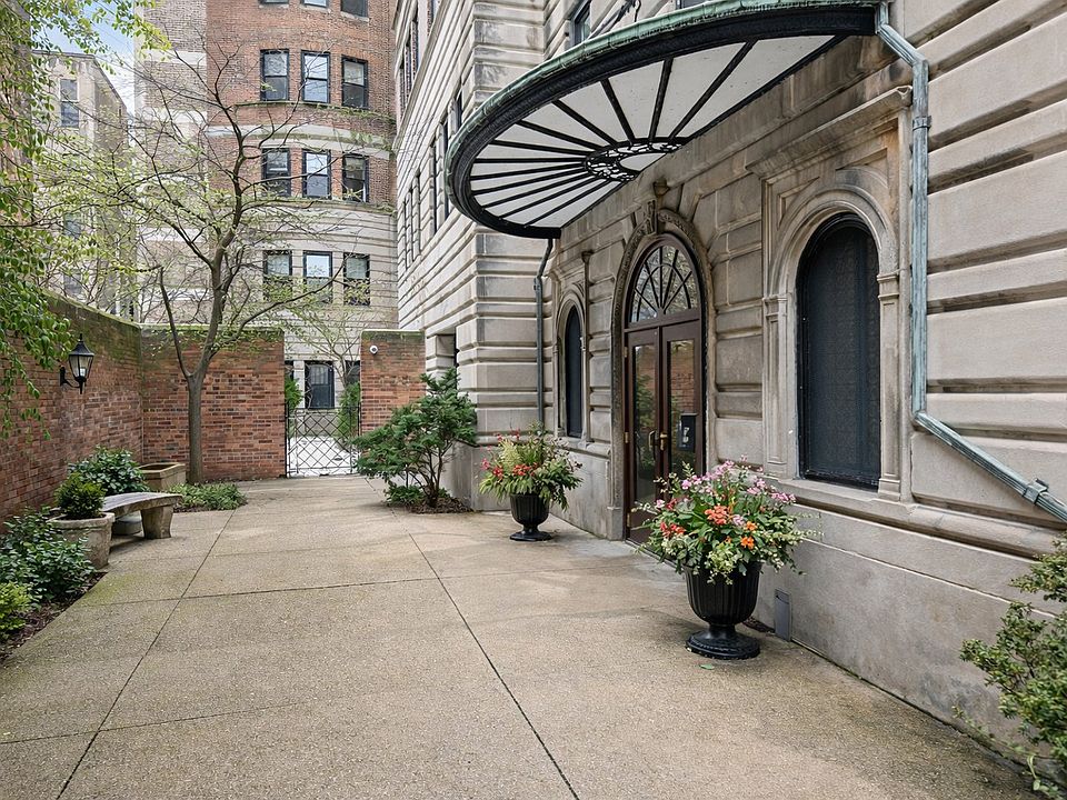 1st image of 431 W Oakdale Ave APT 13D