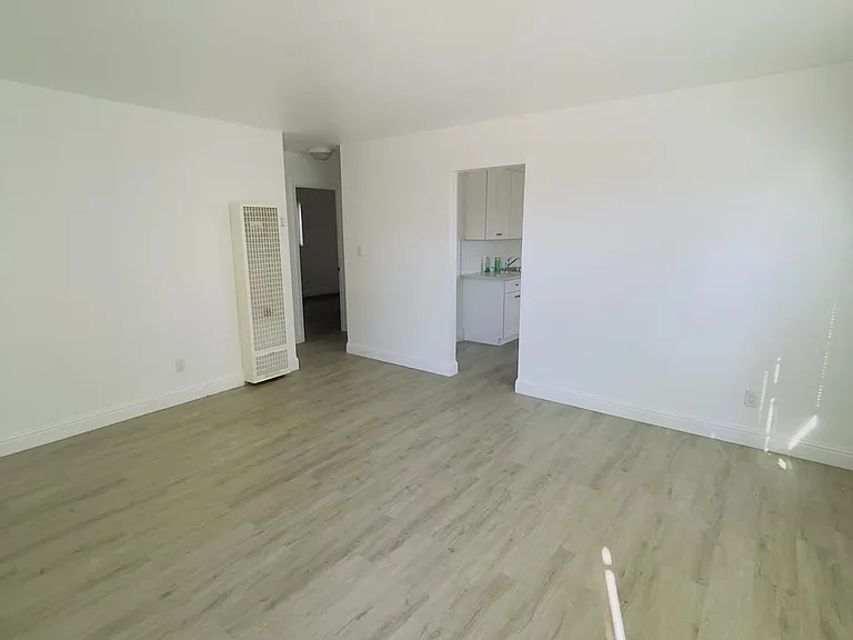 141 Starr Ave #C — Photo 2