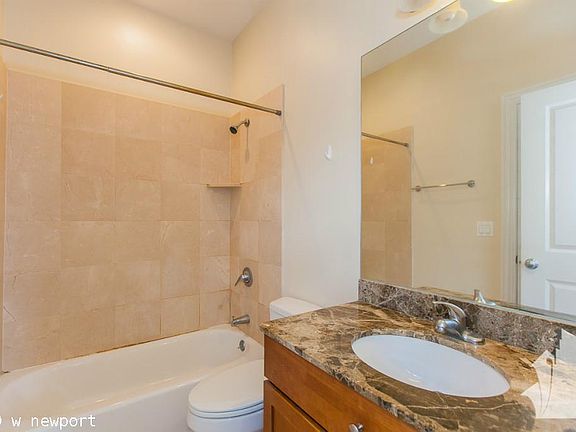 4th image of 1039 W Newport Ave #1416