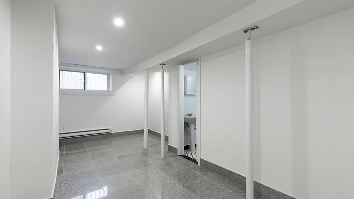 Rented by Nooklyn NYC LLC | media 25