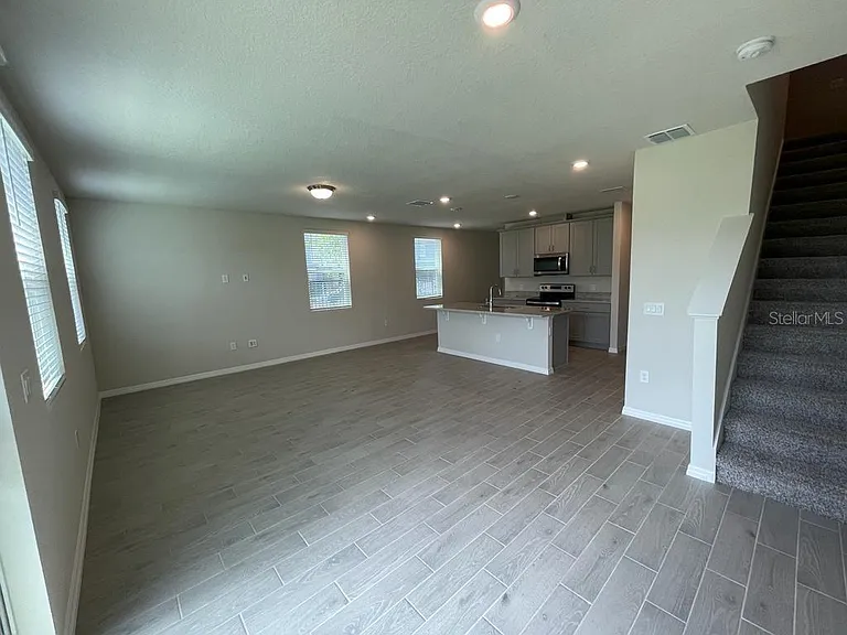 407 Legacy Loop — Photo 9