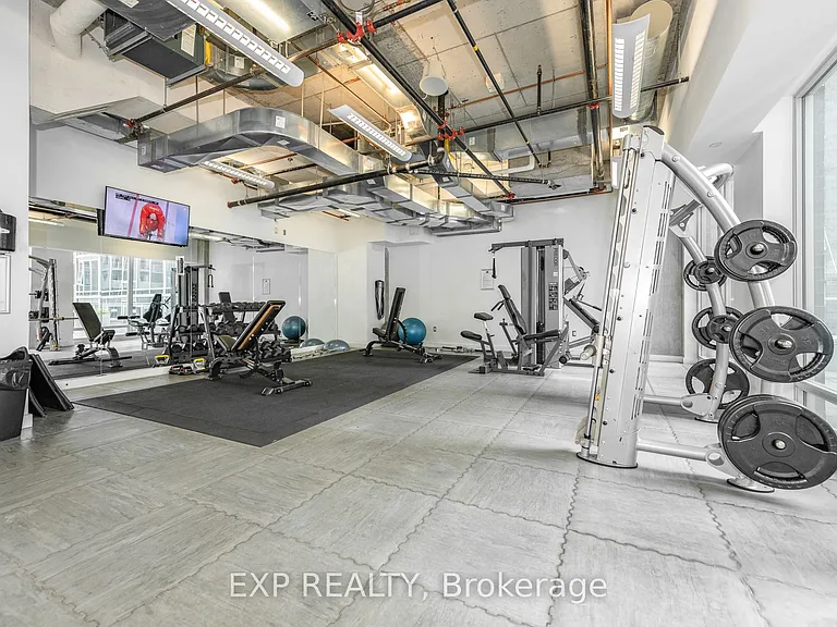 111 Champagne Ave S #1505 — Photo 40