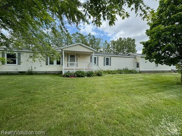 7602 Kilgore Rd, Greenwood, MI 48006