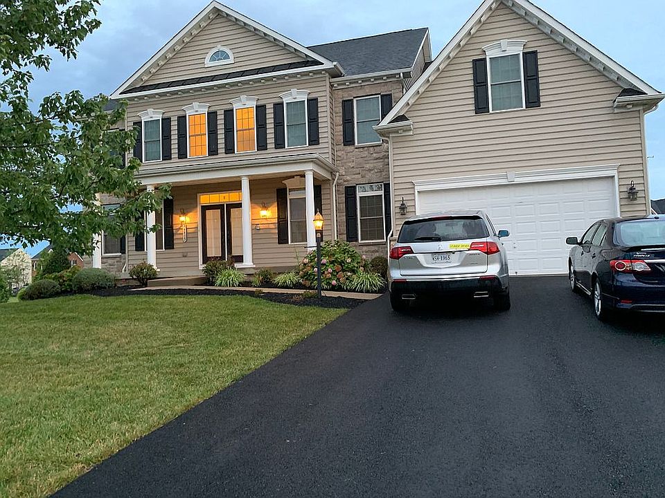 1st image of 44415 Stoneyrun Pl