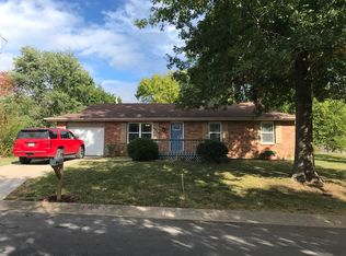 1004 N 10th Ave, Ozark, MO 65721