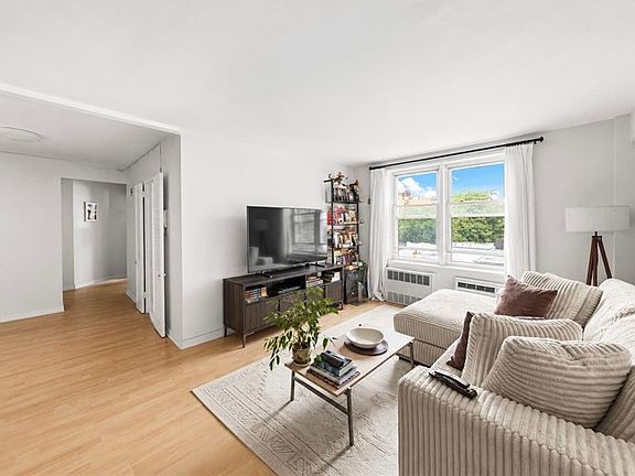 3rd image of 131 74th St APT 3A