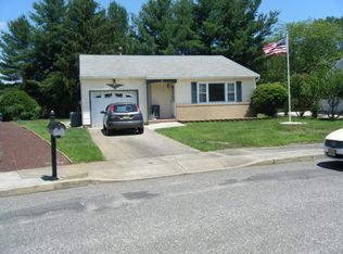 6 Surrey Ct, Toms River, NJ