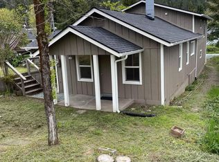 411 SE 3rd St, Canyonville, OR
