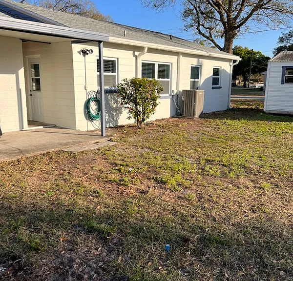 11002 N Oakleaf Ave — Photo 2