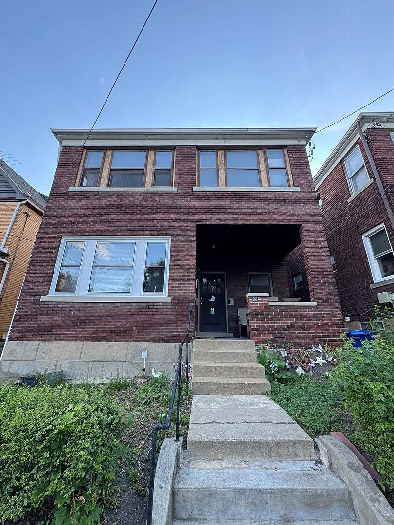 2 Bed/1Bath, AC, Parking in Pittsburgh — Photo 1