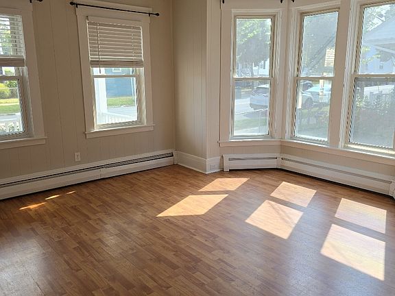 5th image of 615 Wood St #1