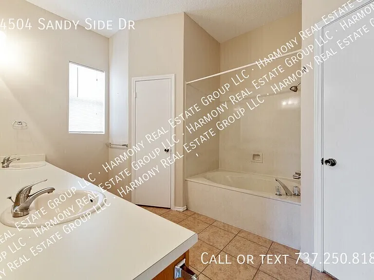 14504 Sandy Side Dr — Photo 9