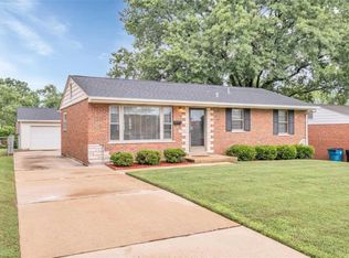 9821 Glenmont Dr, Saint Louis, MO 63123