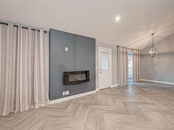 4th image of 11627 Briar Rose Dr