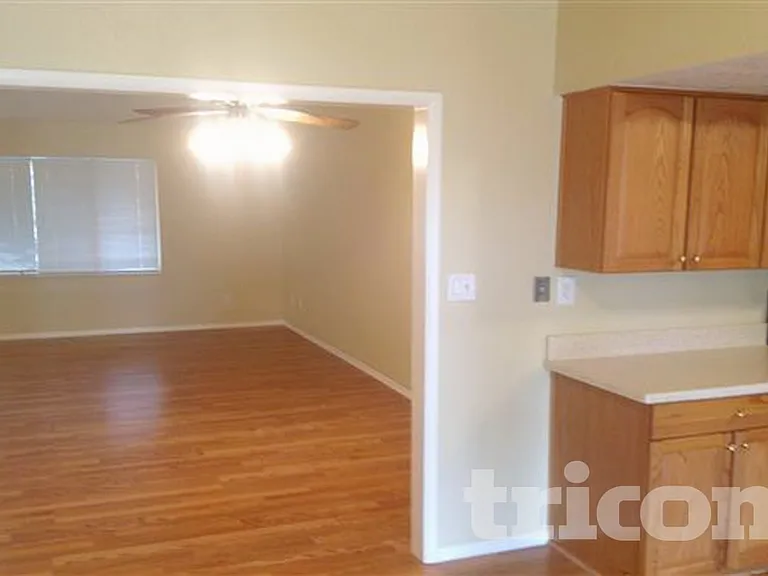 2063 W Morningside Dr — Photo 11