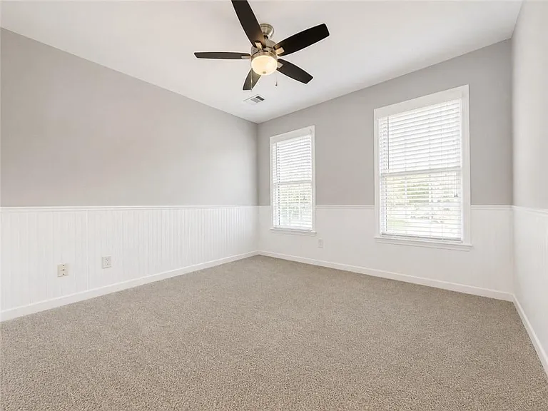 1707 Hidden Pond Cir — Photo 16