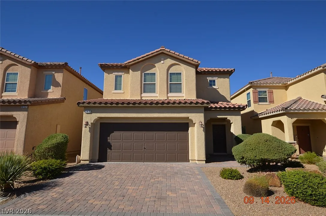 3 bed, 2.5 bath, 1554 sqft, $1,975 — Photo 1
