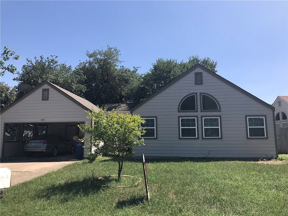 1st image of 8809 Pineridge Dr #B