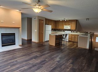 1340 Yorkshire Ln, Shakopee, MN 55379