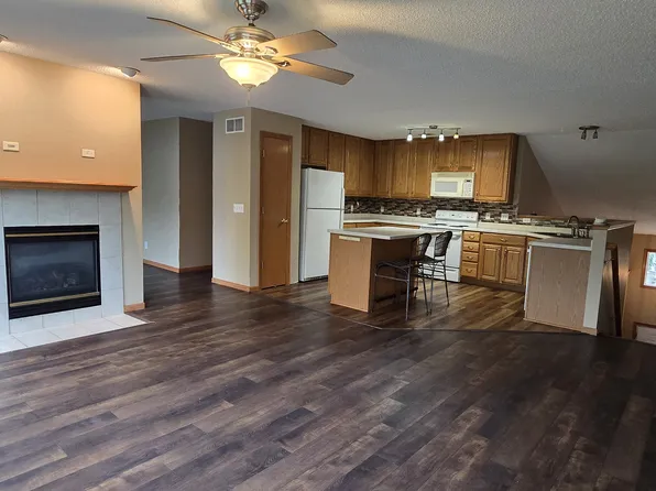 1340 Yorkshire Ln, Shakopee, MN 55379