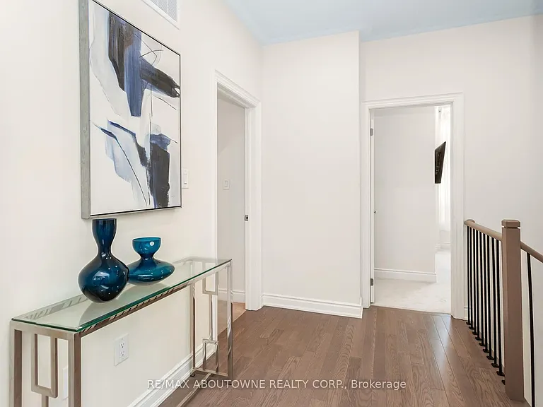 3294 Millicent Ave — Photo 31