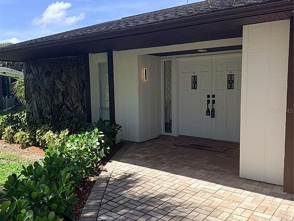 3rd image of 5507 NIMITZ ROAD