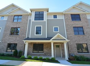 580 Ohio Ave, St Charles, IL 60174