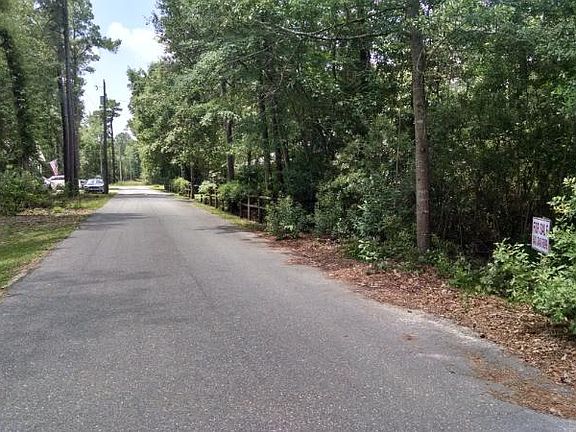 3rd image of 77 Lake Dr