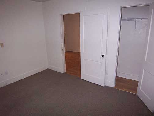 4th image of 2120 1/2 Coal Ave SE