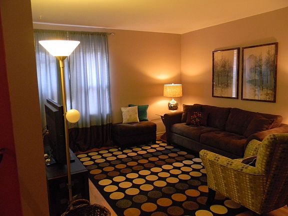 2nd image of 247 Parkview Ave APT 3T
