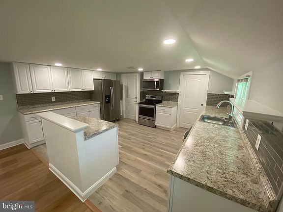 5th image of 538 Durham Rd Unit D