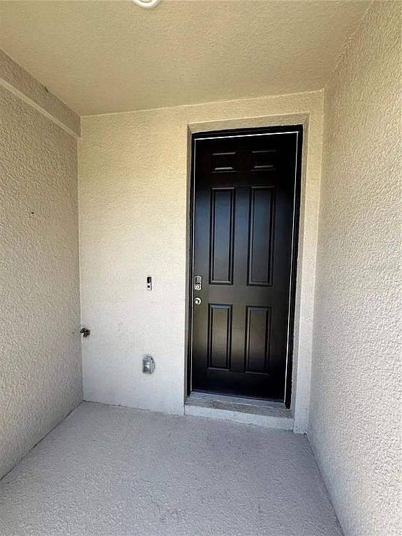 3 bed, 2.5 bath, 1539 sqft, $2,100 — Photo 2